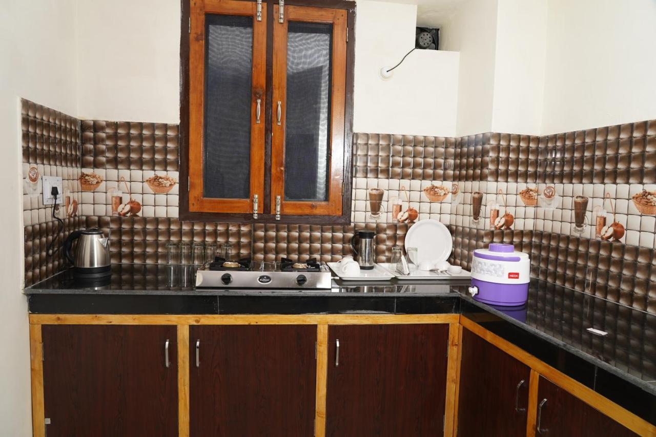 Shimla Pines Homestay Bagian luar foto